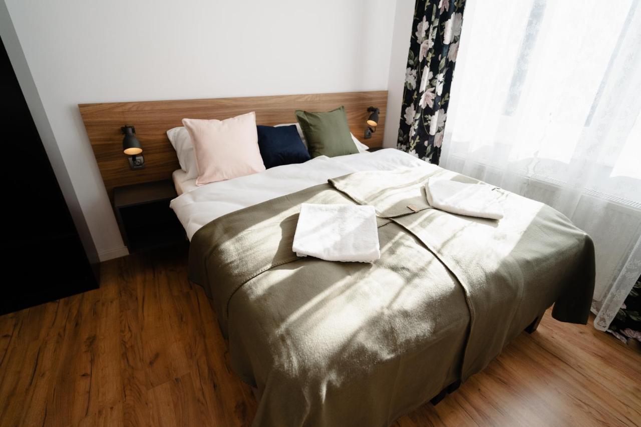 Elegant Very Berry Studios In Poznan Center By Noclegi Renters ภายนอก รูปภาพ