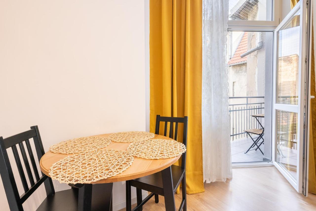 Elegant Very Berry Studios In Poznan Center By Noclegi Renters ภายนอก รูปภาพ
