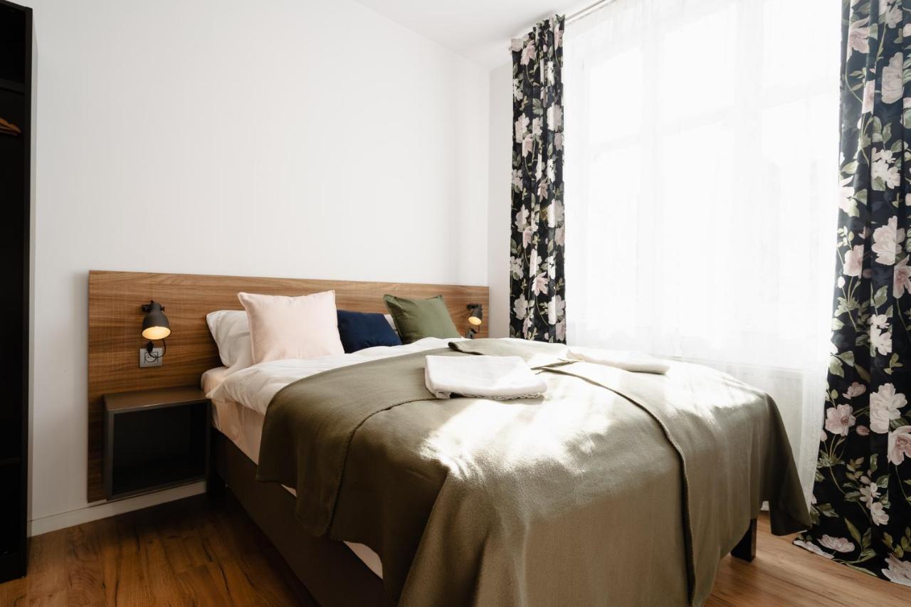 Elegant Very Berry Studios In Poznan Center By Noclegi Renters ภายนอก รูปภาพ